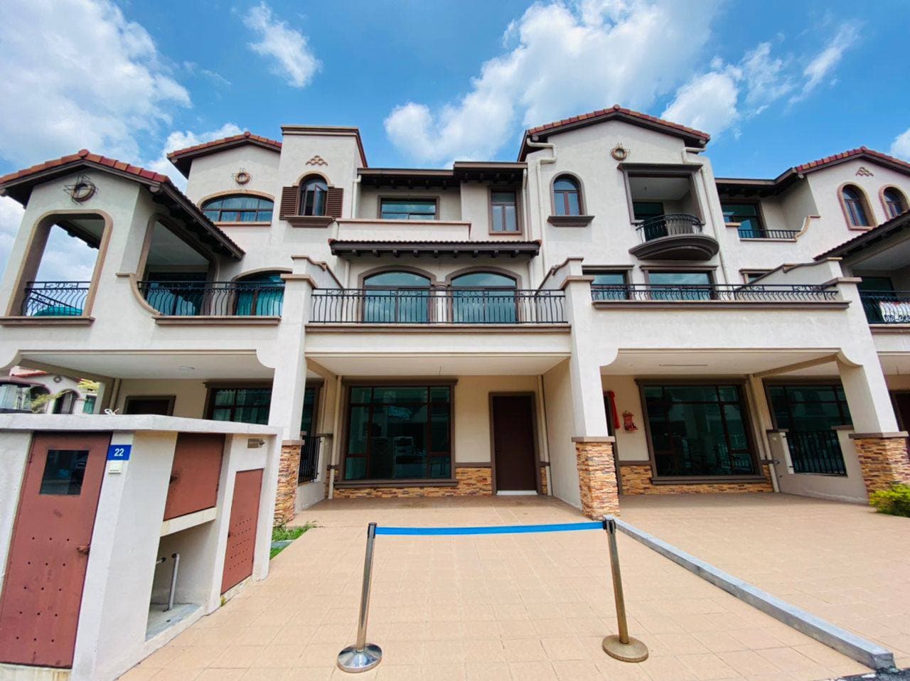 3 Storey Link Villa Spanish  Diamond City Semenyih - photo 1
