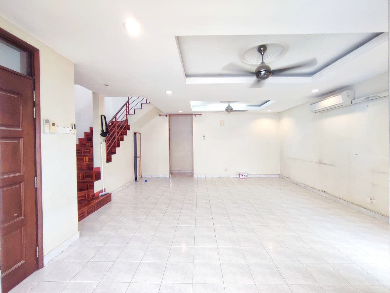 FREEHOLD DOUBLE STOREY HOUSE AT BANDAR SERI PUTRA - photo 3