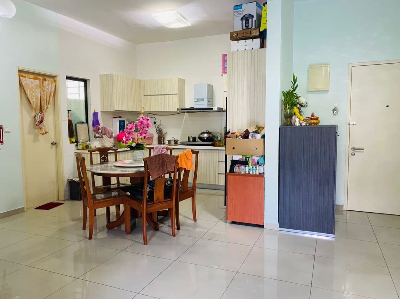 V Residensi Condominium