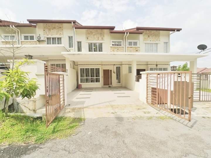 FACING OPEN  Double Storey Taman Universiti Bangi