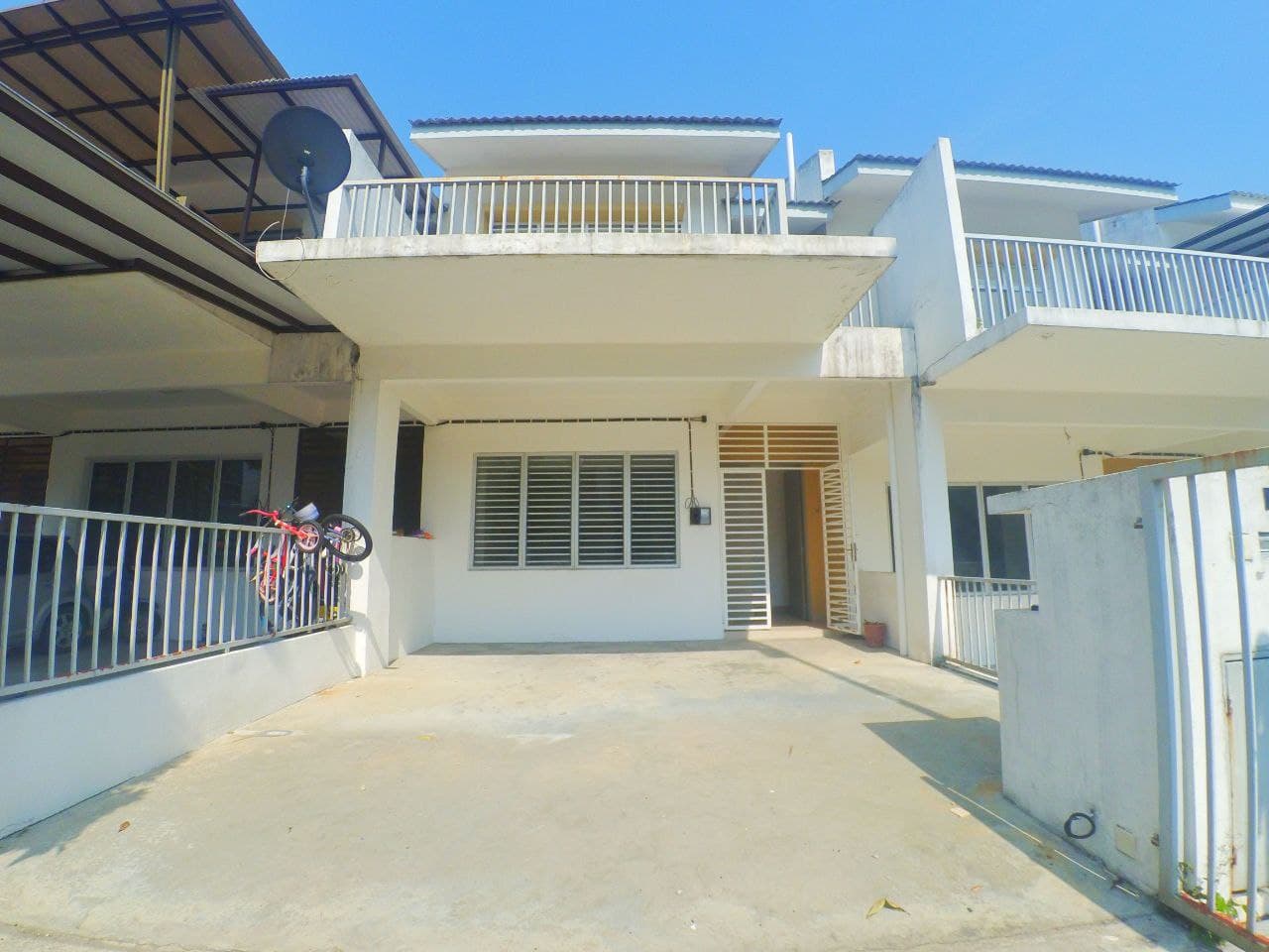 FREEHOLD DOUBLE STOREY TAMAN BERINGIN JAYA MANTIN
