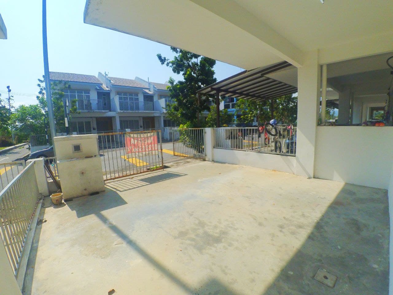FREEHOLD DOUBLE STOREY TAMAN BERINGIN JAYA MANTIN - photo 11