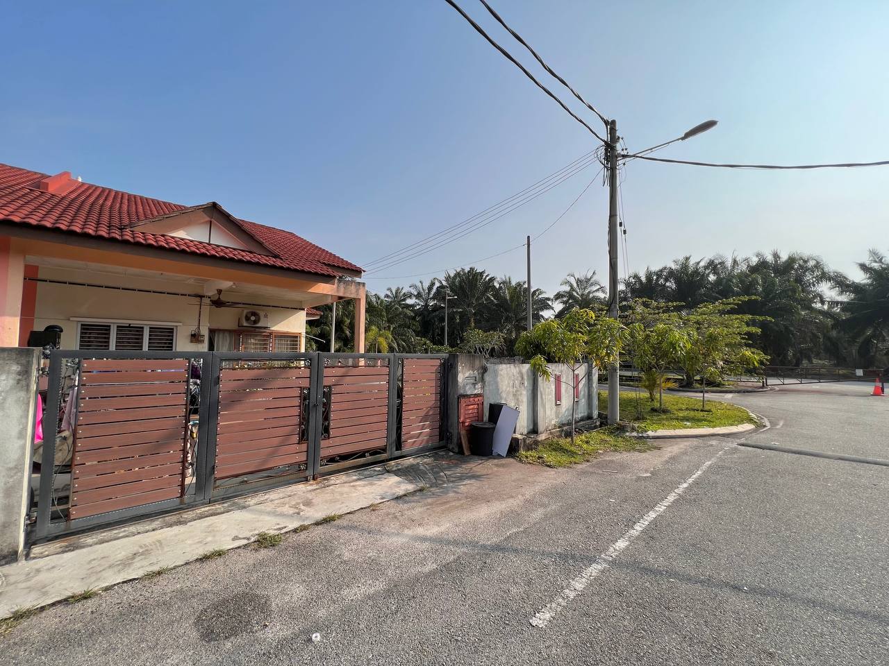 CORNER LOT 1 STOREY TAMAN DESA BUKIT NILAM MERU KL