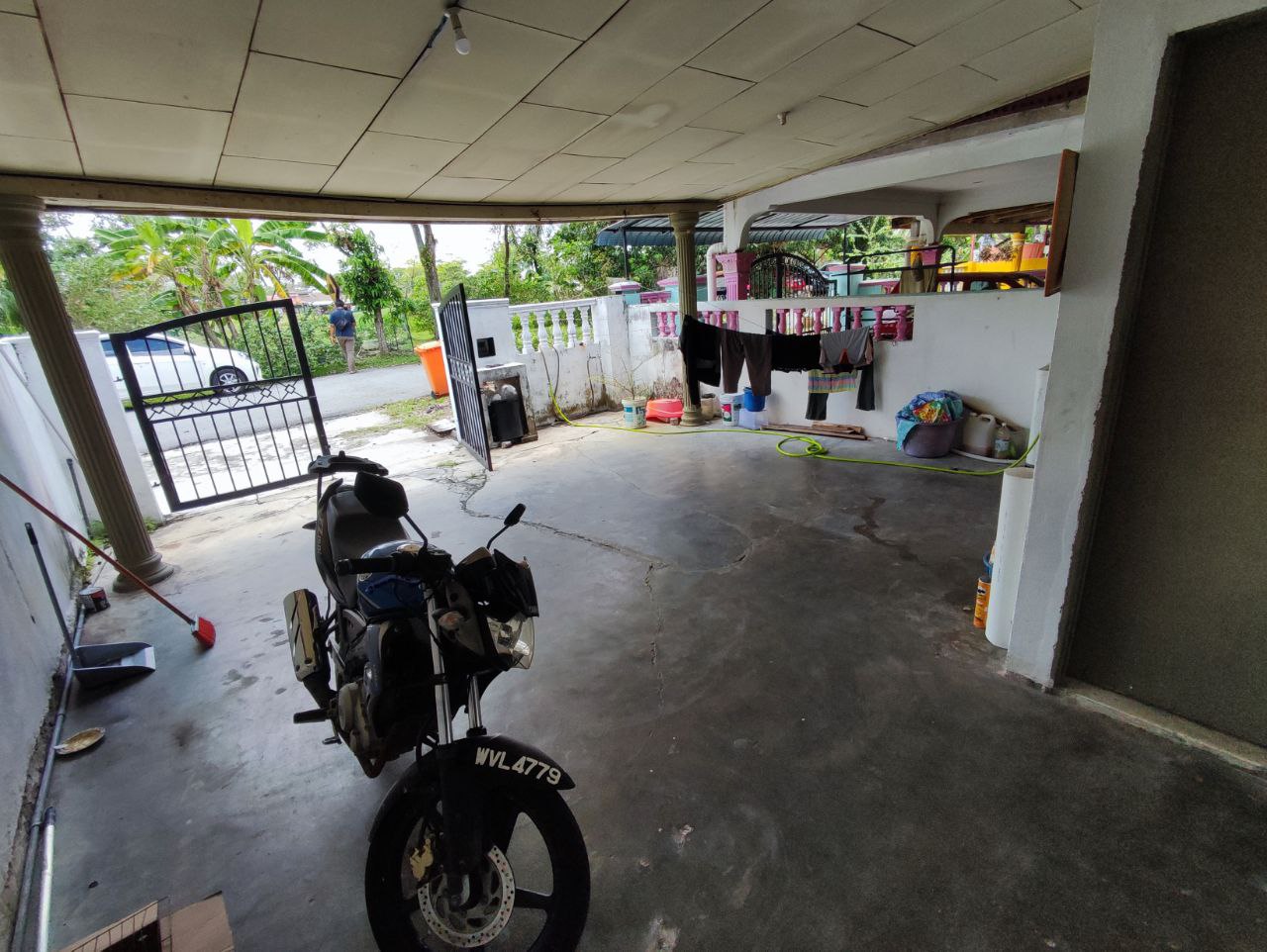 SINGLE STOREY INTERMEDIATE TERRACE HOUSE TAMAN DES - photo 3