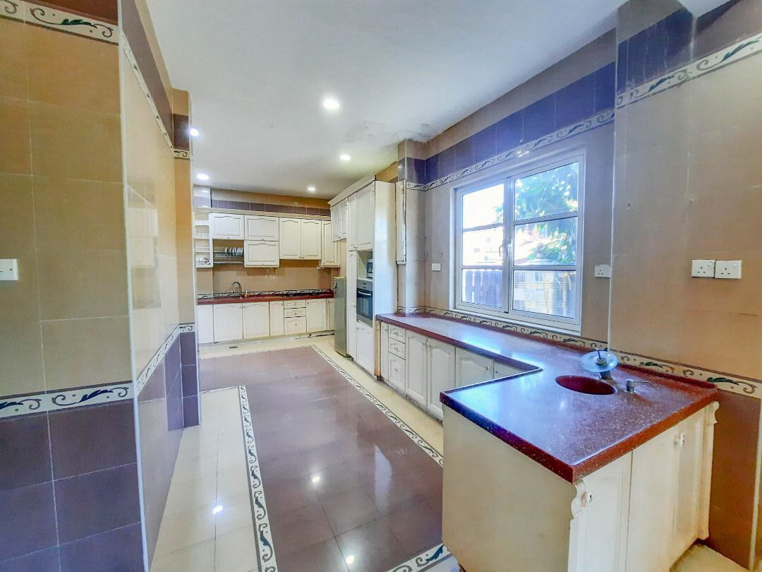 Bungalow Kampung Melayu Ampang - photo 3