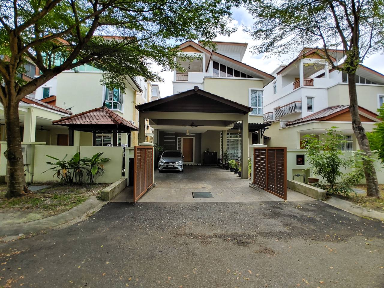 Bungalow Jalan Limau Madu Seksyen 4 Shah Alam