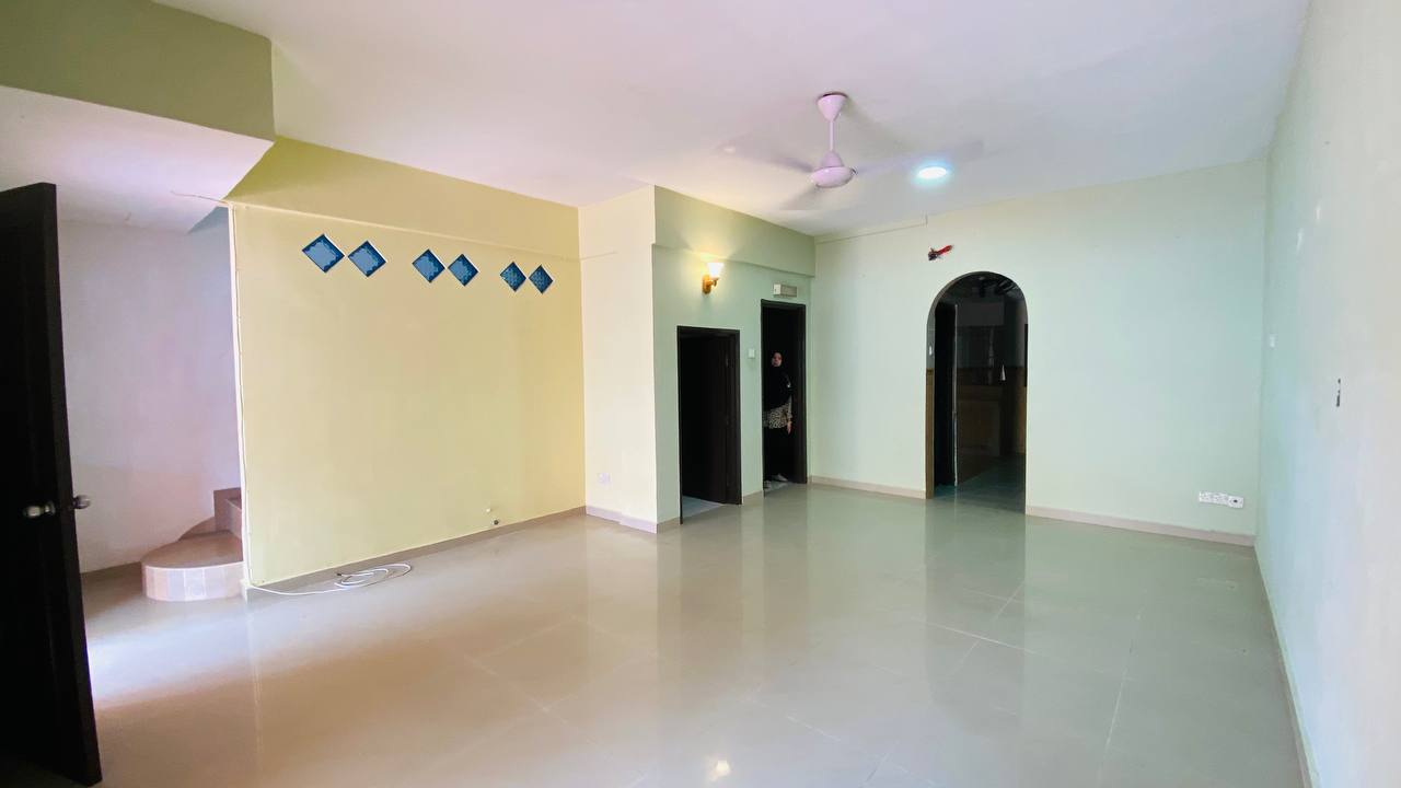 NON BUMI Double Storey Renovated Bandar Saujana Pu - photo 3