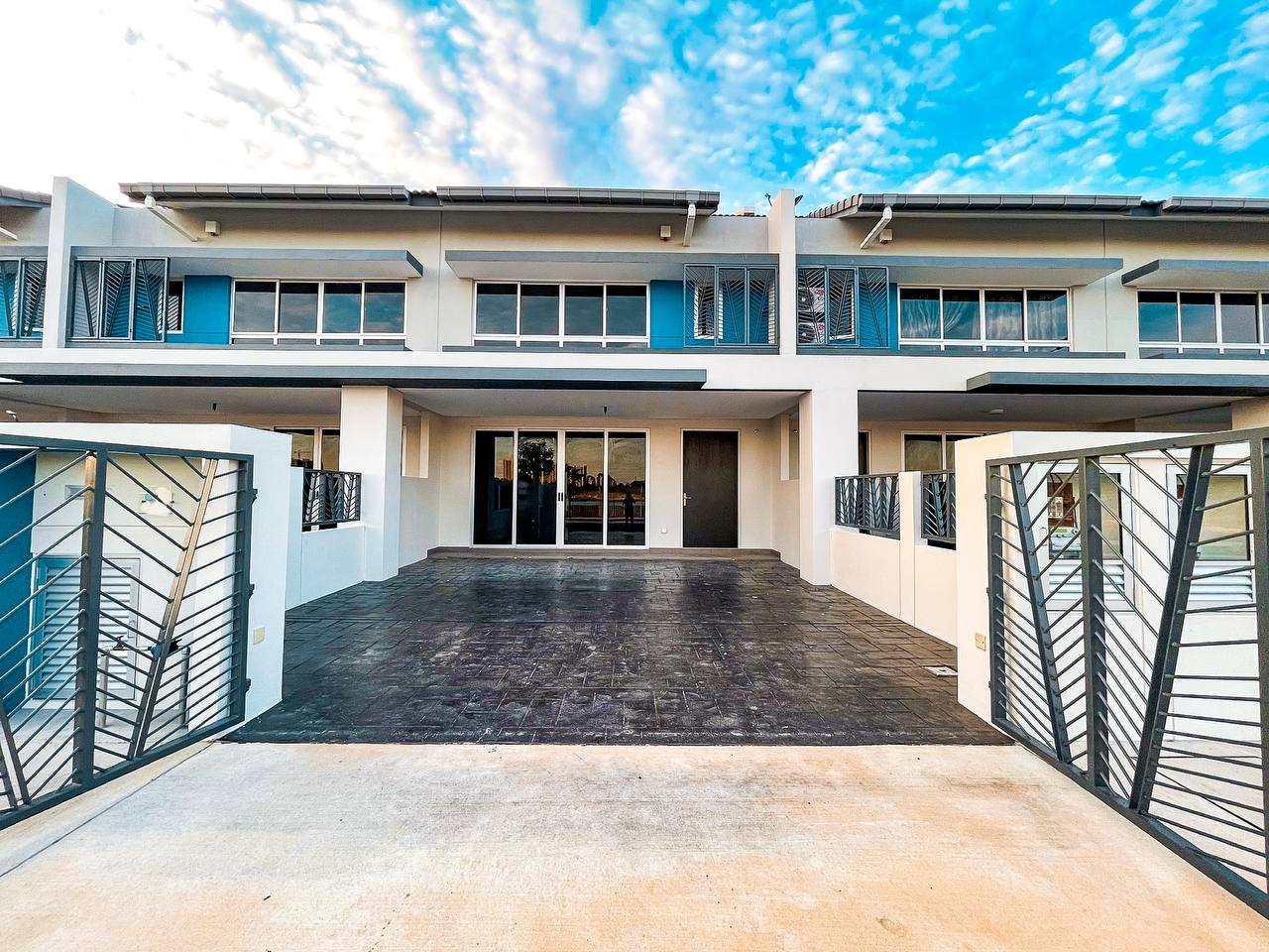 Double Storey Serenia City Sepang 1950 sqft