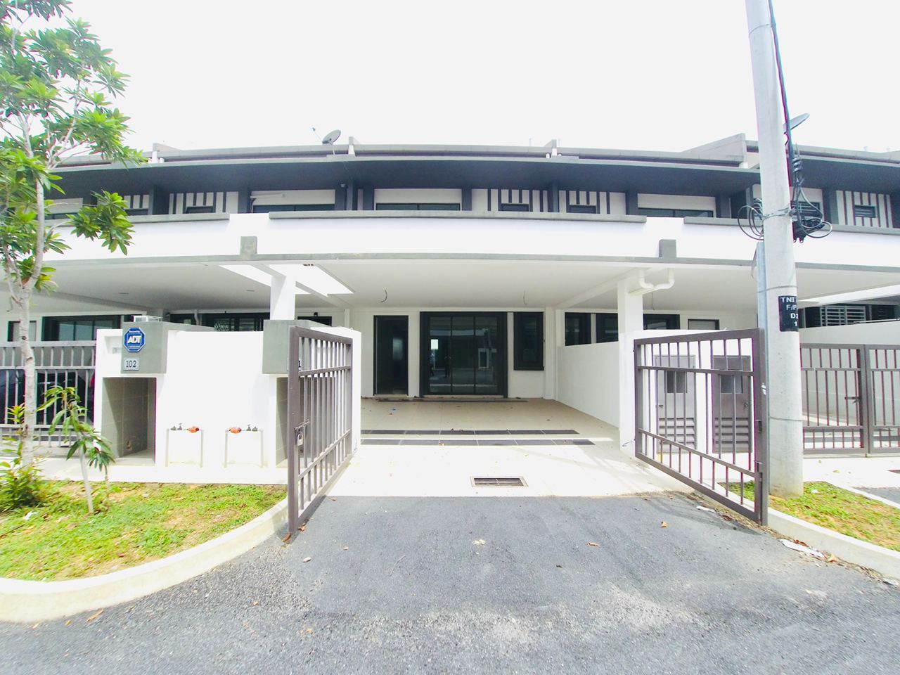 Double Storey Taman Nusa Intan Senawang 1844 sqft