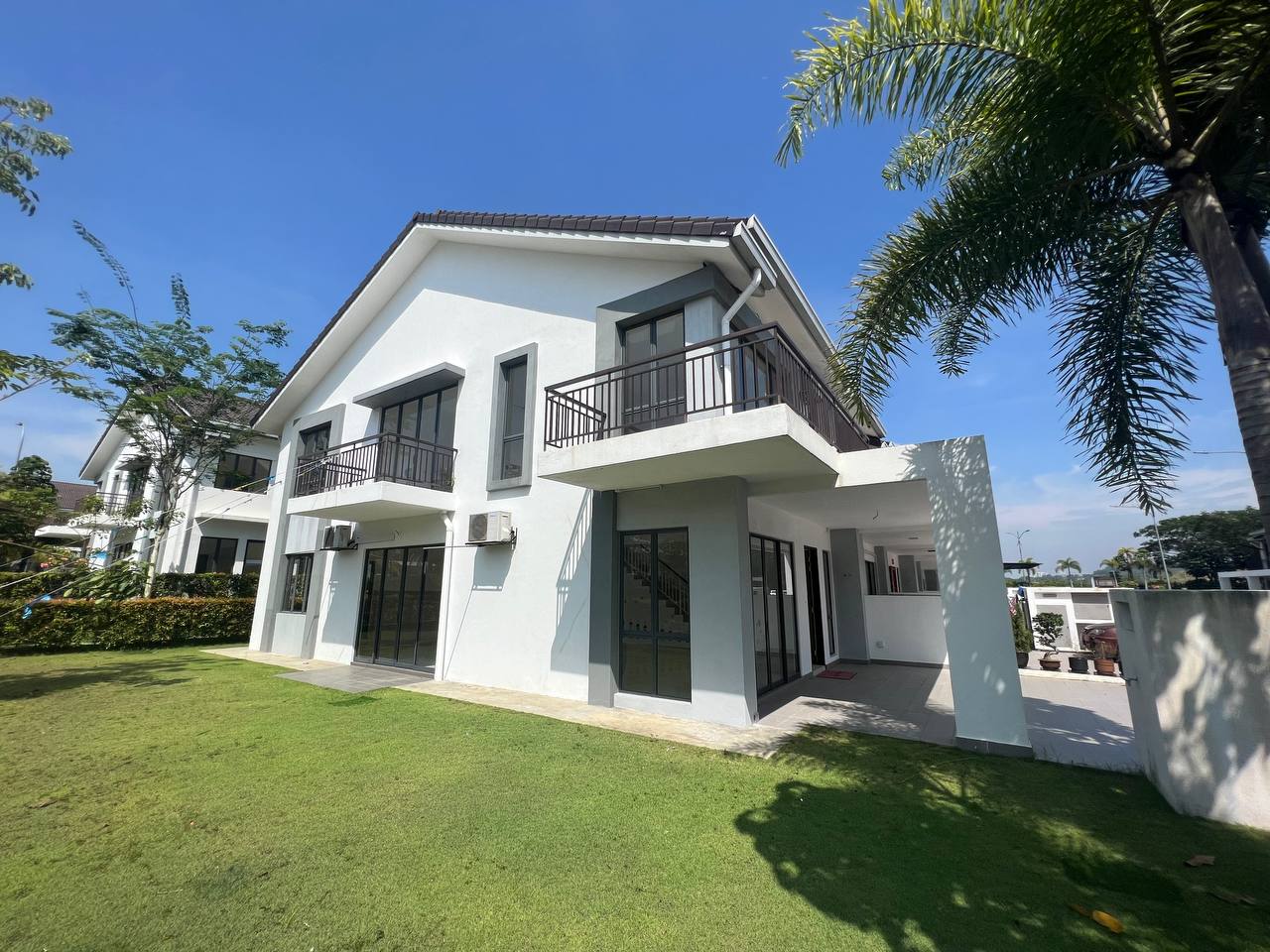 Corner Lot Double Storey Terrace House Aster Diamo
