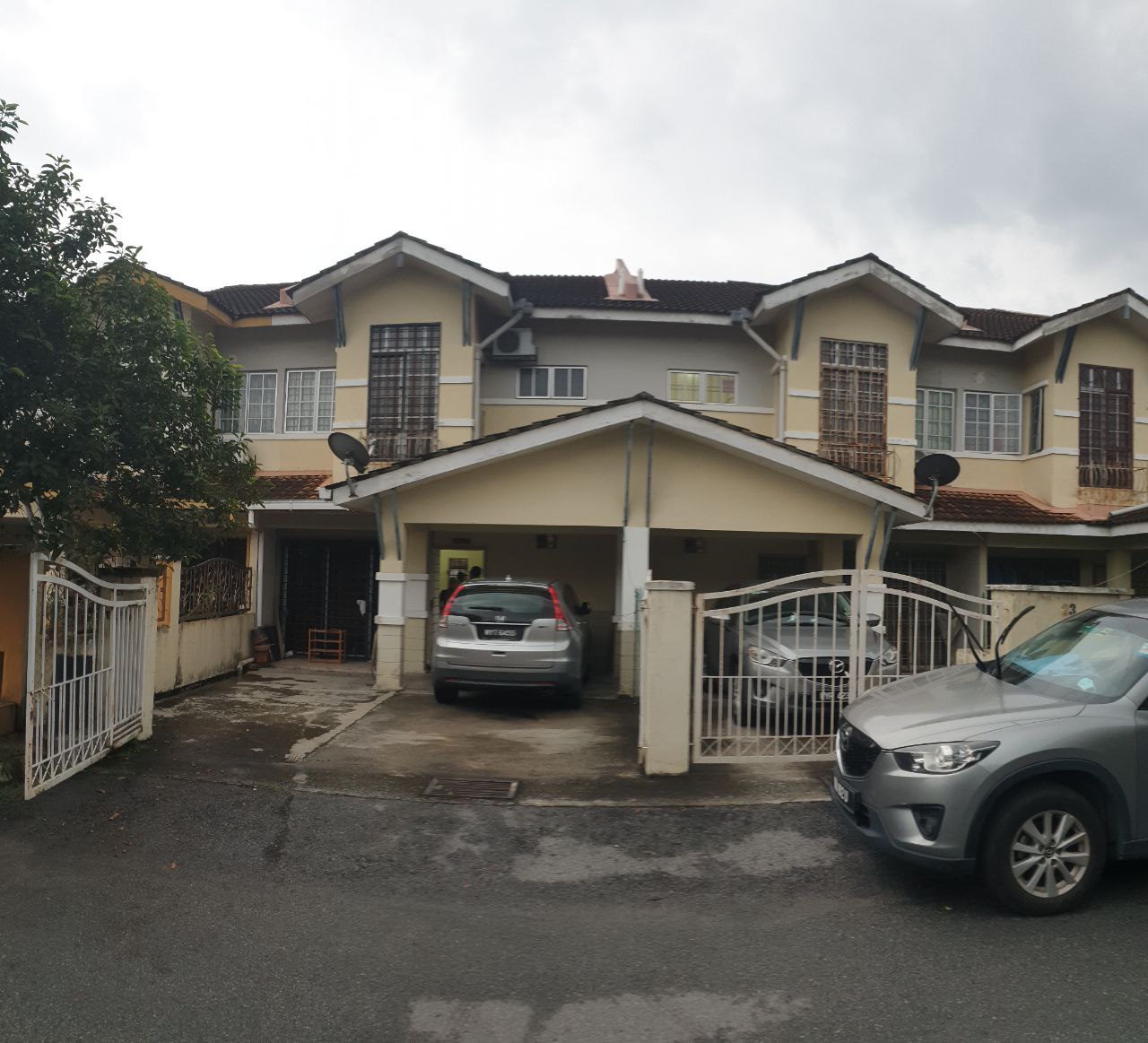 Basic Unit Cantik Double Storey Seksyen 3 Tambahan - photo 1
