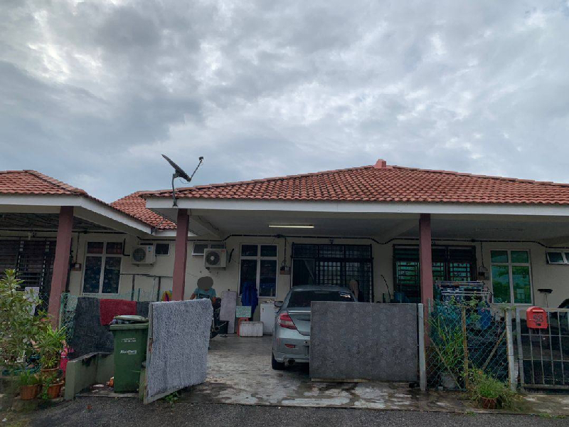 TERES SETINGKAT DI TAMAN GAMBANG DAMAI 1 