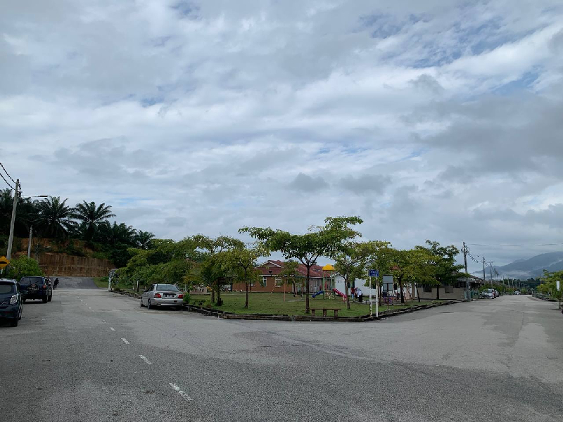 TERES SETINGKAT DI TAMAN GAMBANG DAMAI 1  - photo 2