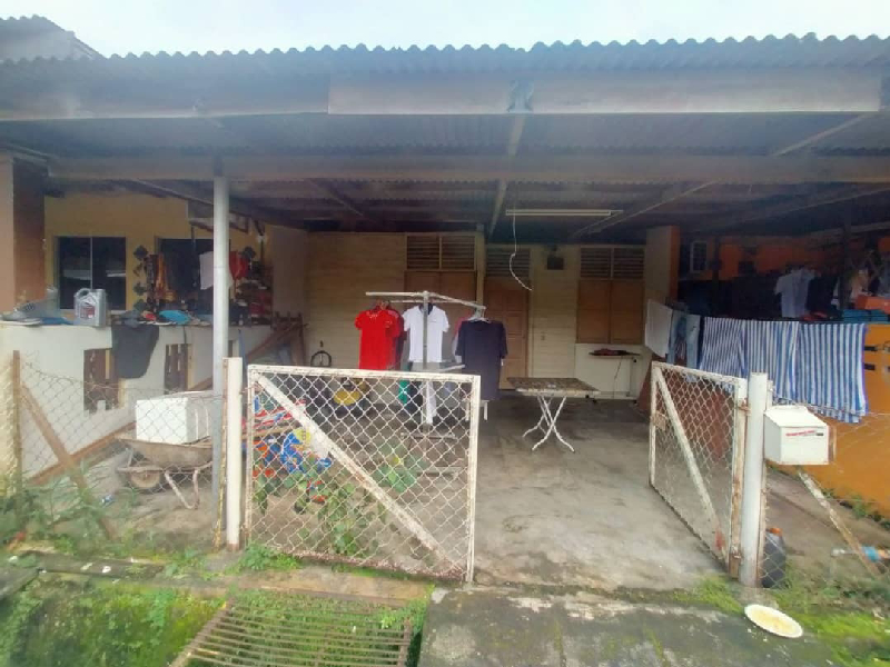 RUMAH TERES SETINGKAT LOW COST DI SEMAMBU 