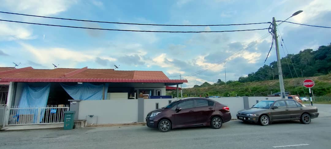 RUMAH CORNER LOT SETINGKAT BALOK BARU FASA 1