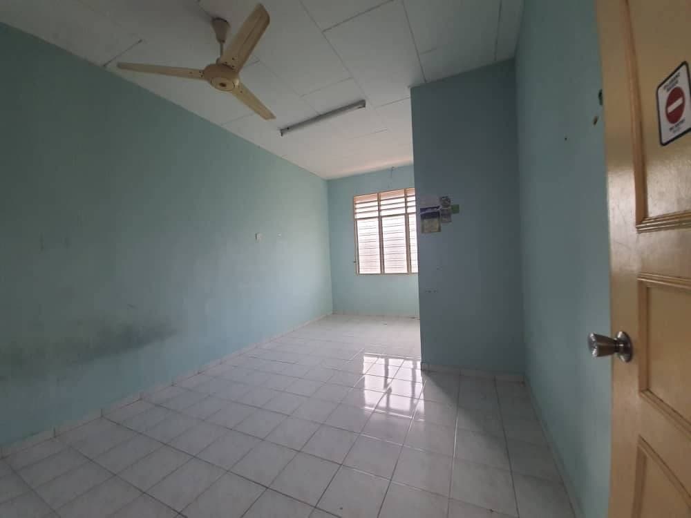 TERES 2 TINGKAT TAMAN PULAI VILLA, SEREMBAN - photo 4