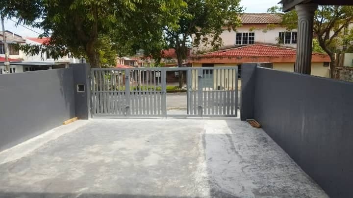 REFURBISHED 2 STOREY TERRACE BKT SENTOSA 3, RAWANG