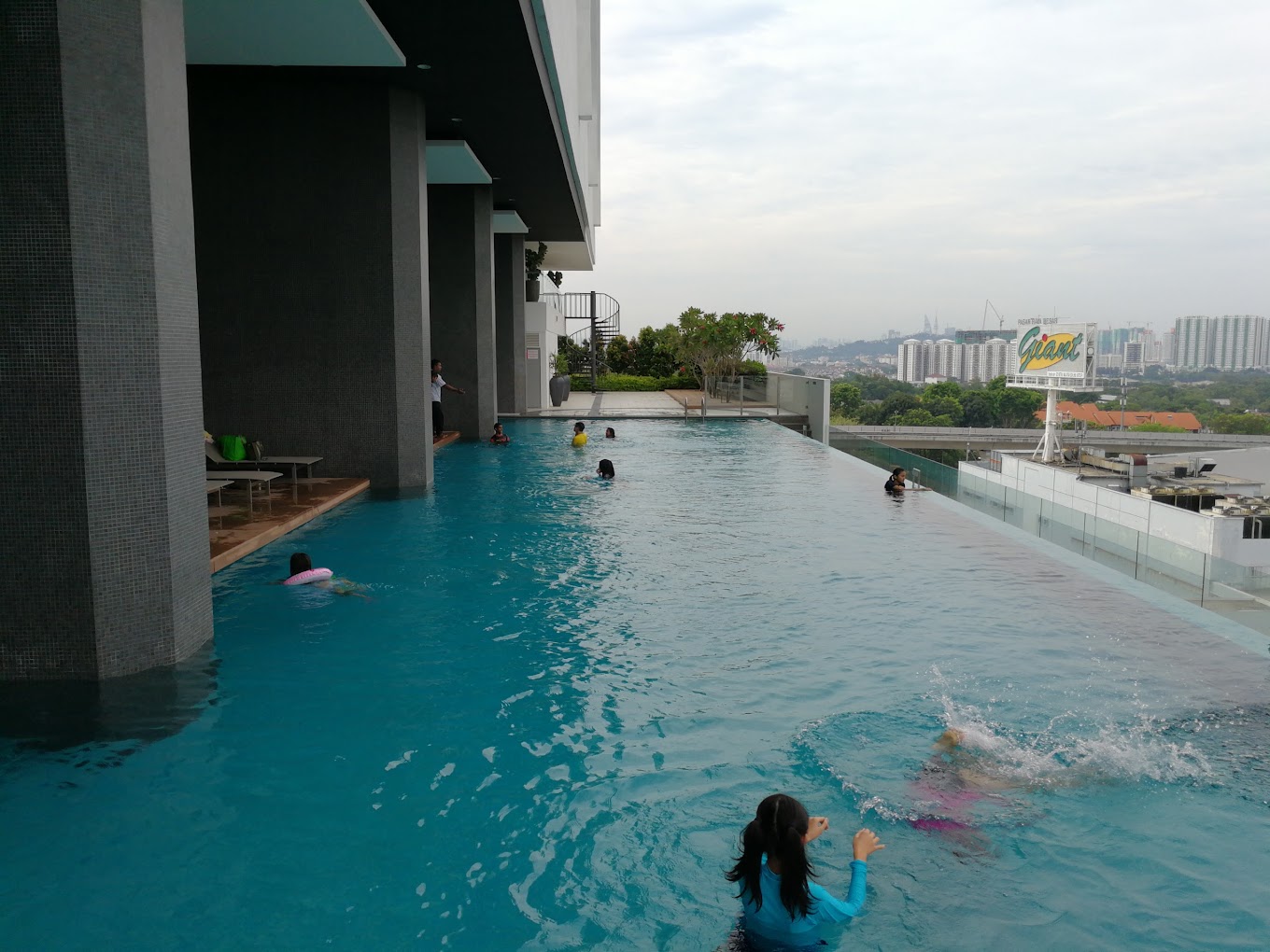 For Rent 8 Kinrara Condo, Bandar Kinrara, Puchong - photo 2