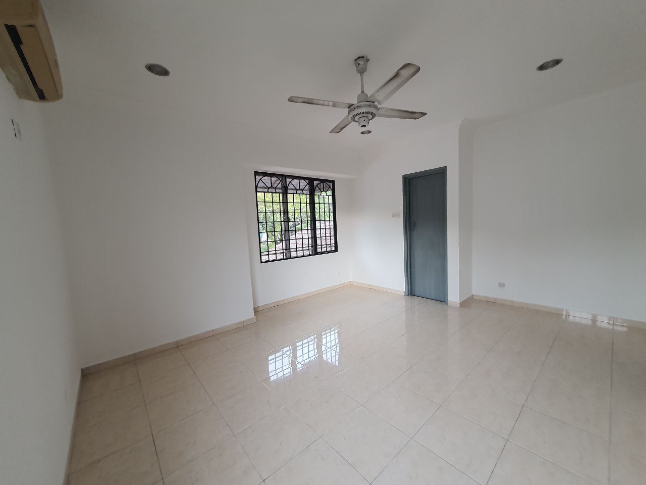 END LOT Double Storey Taman Putra Prima Puchong - photo 11