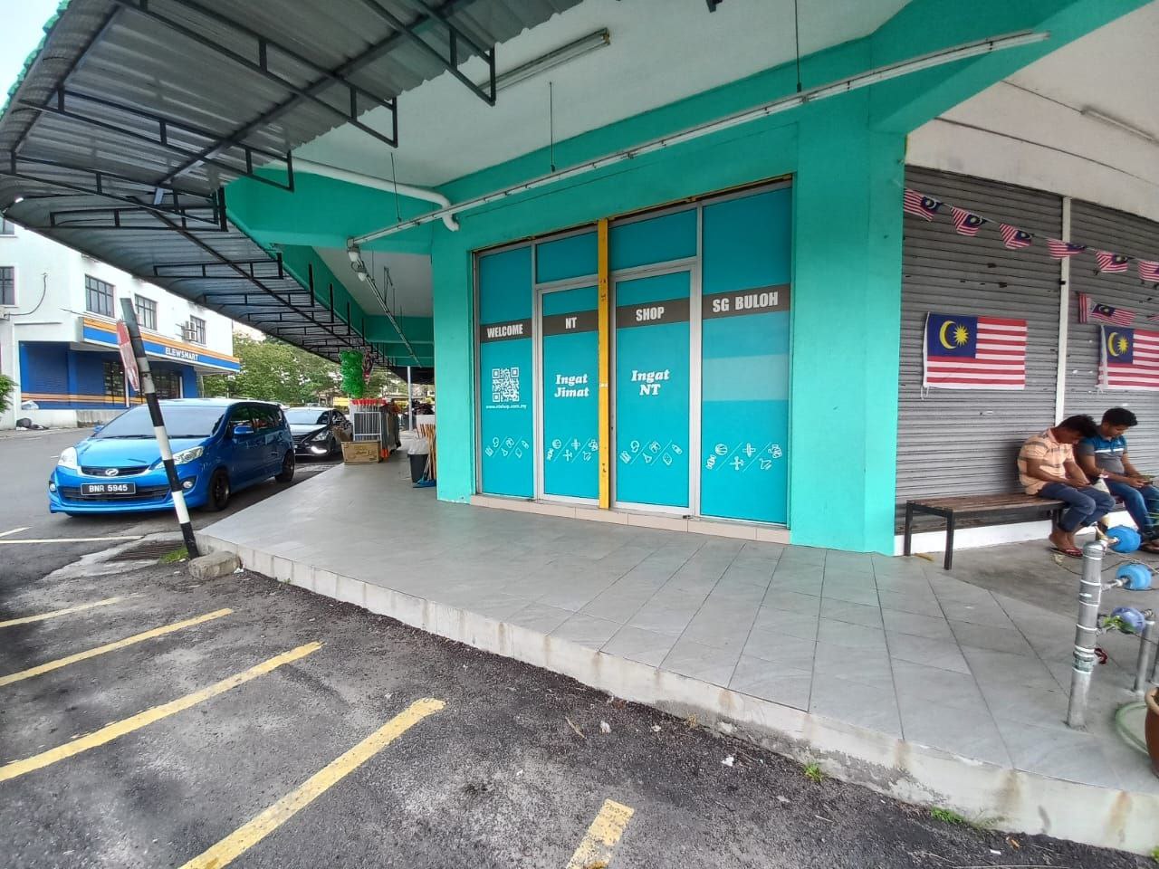 3 Storey Shoplot Datarana Villa Putra 2, Sg Buloh - photo 2