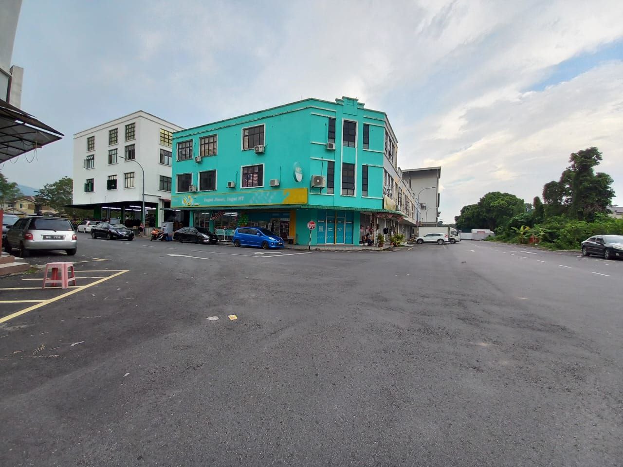 3 Storey Shoplot Datarana Villa Putra 2, Sg Buloh - photo 3