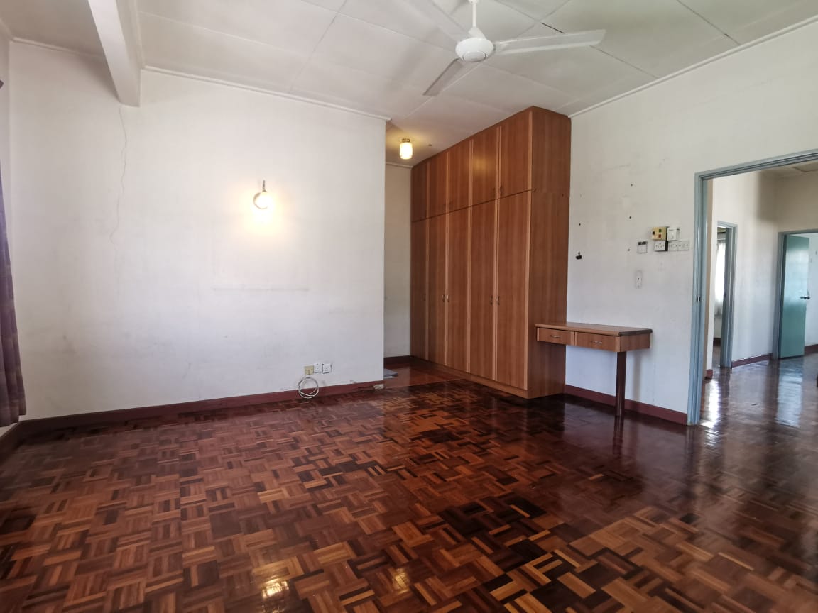 FOR SALE End Lot Double Storey Bandar Kinrara 5 - photo 3