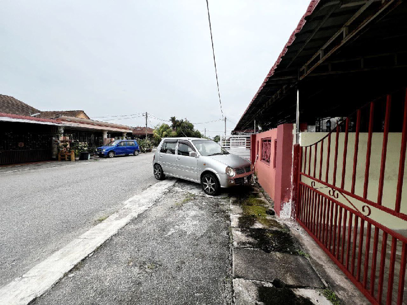 Rumah Teres Setingkat Untuk Dijual Segera @ Seri Manjung Fasa 2G, Manjung, Perak - photo 3