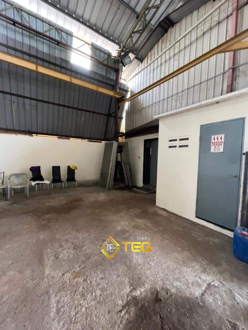 Taman Sri Muda Factory Warehouse - photo 8