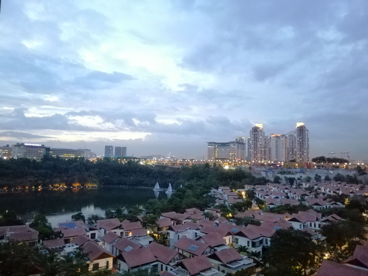Lacosta, Sunway South Quay 3R3B - photo 8