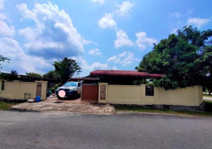 banglo corner lot setingkat Bandar Baru Bukit Mentok, Kemaman, Terengganu  - photo 1