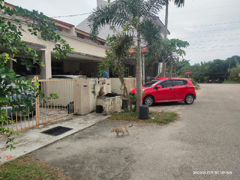 Rumah Teres Setingkat Setengah Paya Berenjut,Kemaman,Terengganu