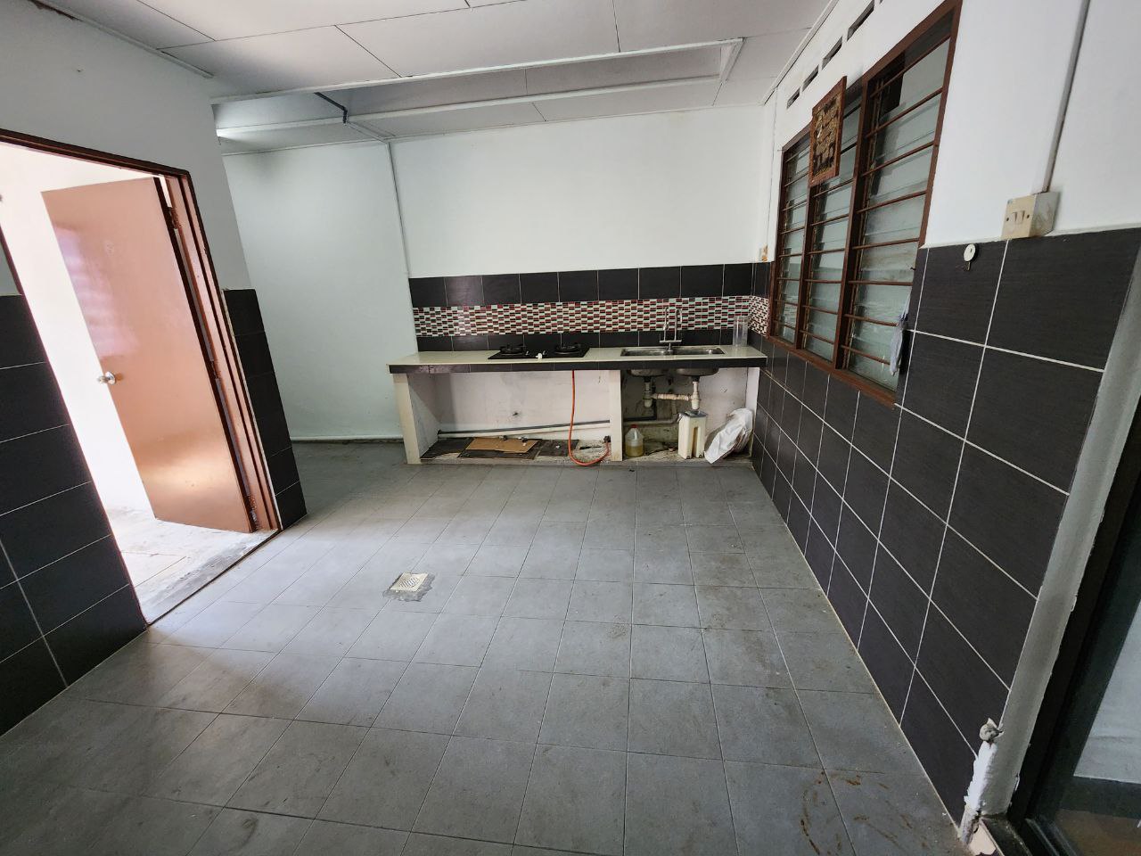 Renovated Single Storey Terrace batu 10 Cheras kaj - photo 4