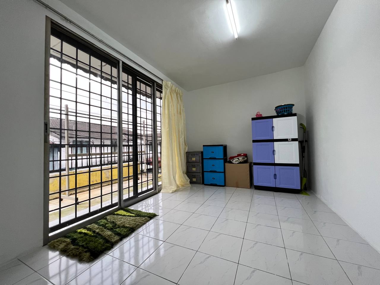 DOUBLE STOREY TERRACE CLUSTER WITH EXTRA LAND - photo 2