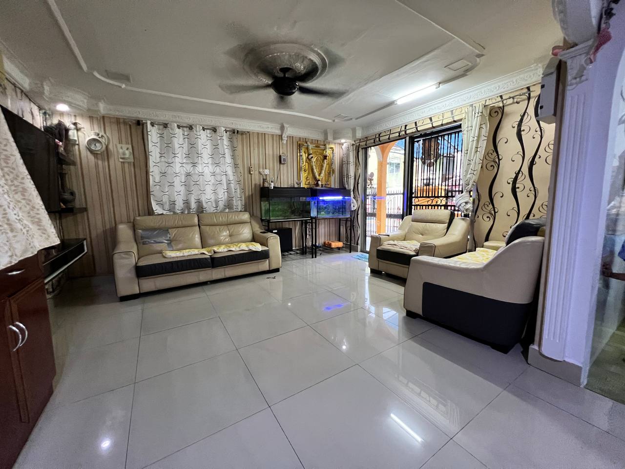 DOUBLE STOREY TERRACE CLUSTER WITH EXTRA LAND - photo 3