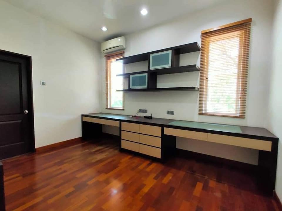 Ambang Botanic 1 2 Storey Semi-D 40x90 Renovated - photo 2