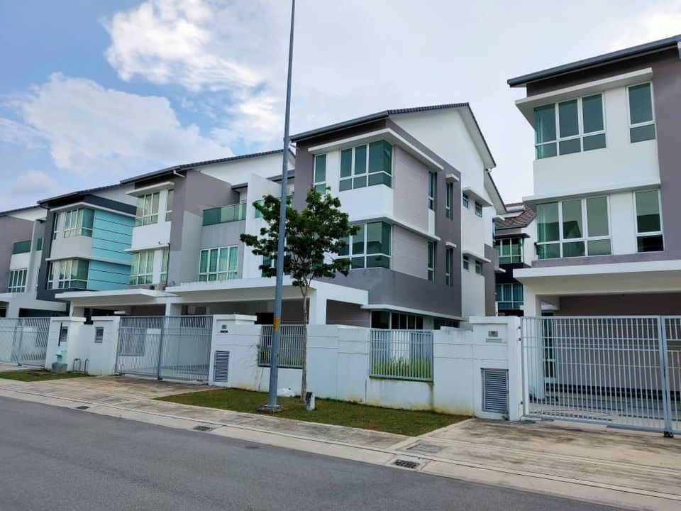 Ambang Botanic 2 azumi Brand new 3 Storey Semi-D - photo 8
