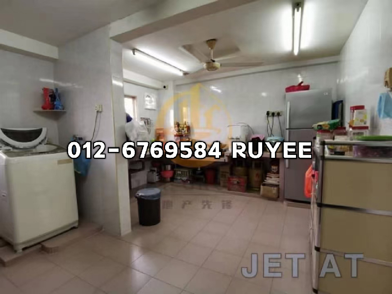 125K LowCost Flat @ Pandamaran Jaya 652 sqft, 2 Bedrooms 2 Bathrooms 3 units Aircond 1 Water heater  - photo 4