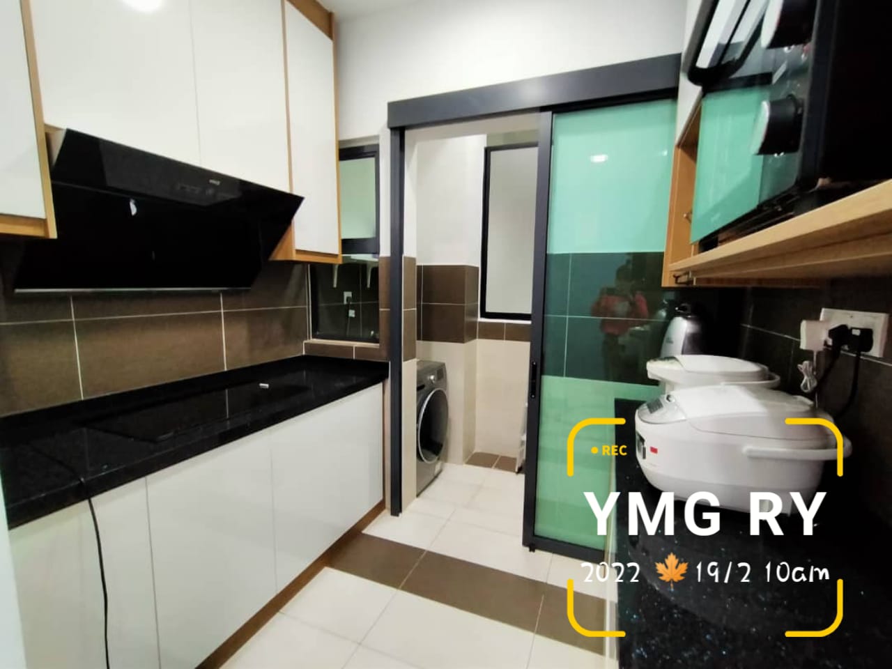 Maple Residence Fully Furnished Renovated - photo 4