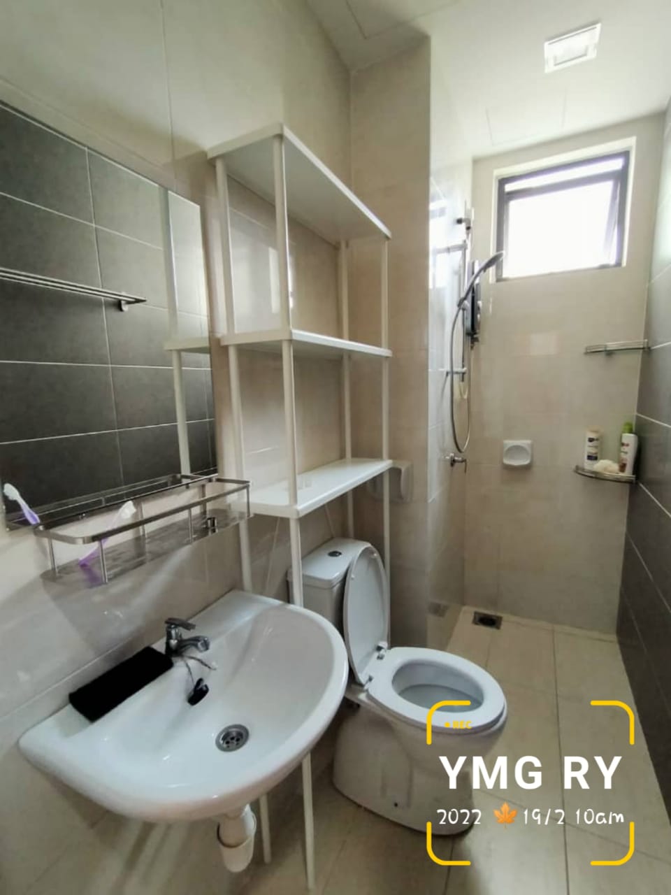 Maple Residence Fully Furnished Renovated - photo 10