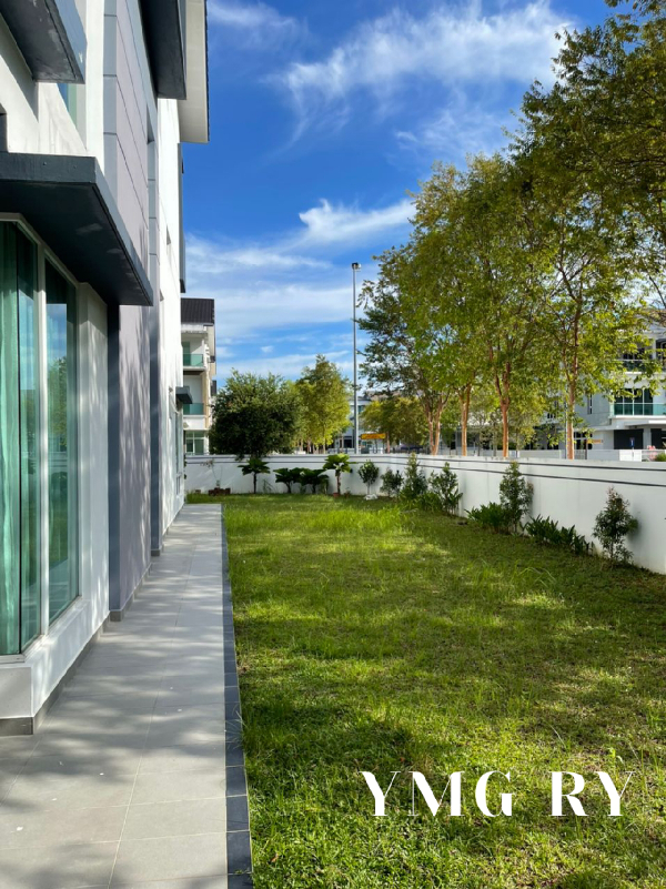 Fully Renovated 70x90 Ambang Botanic 2 3 storey bungalow corner - photo 4