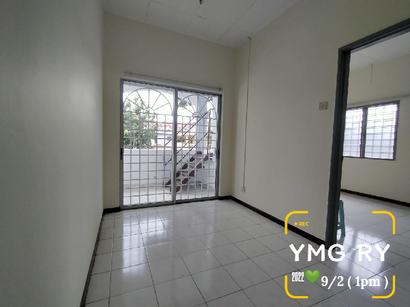 below market value Bukit tinggi 2 storey corner - photo 6