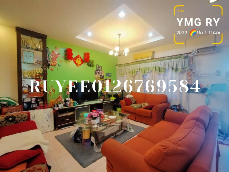 20x70 Banting Sungai Nangka 2 Storey endlot 20x75 4room 3bathroomRenovatedKitchen table with cabinet - photo 6