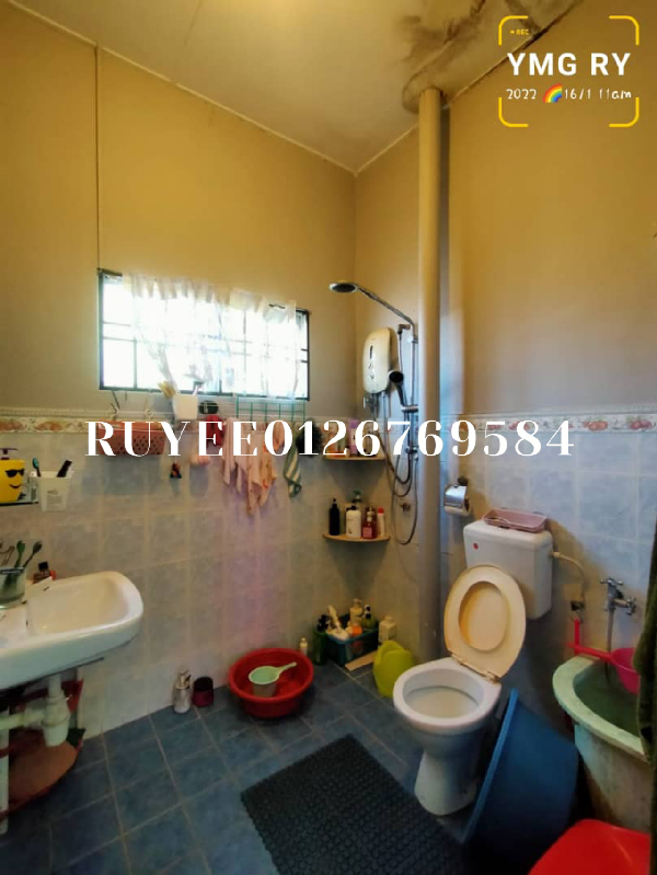 20x70 Banting Sungai Nangka 2 Storey endlot 20x75 4room 3bathroomRenovatedKitchen table with cabinet - photo 8