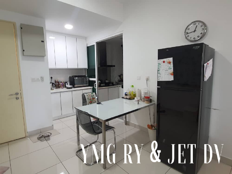 Impiria residence 855sqft Tip top condition Below market value - photo 3