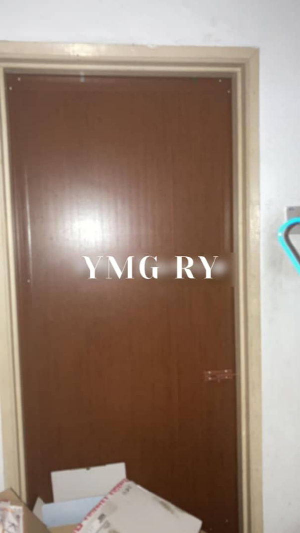 828sqft kitchen cabinetPelangi court nearby Klang parade 828 sqft3 bedroom 2 bathroom1 car parkbasic - photo 3