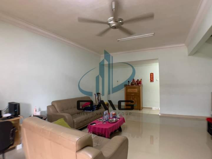 630K Bandar Bukit tinggi 1Double Storey  20 X 70  Partially reno - photo 2