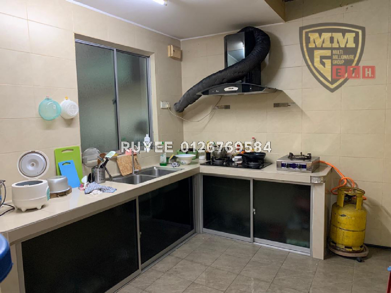 590k Double Storey Bandar Botanic Klang - Size 20 x 65- Freehold- 3 Rooms 3 Baths - Kitchen Cabinets - photo 7