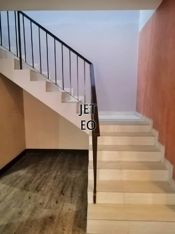 Palm Groove Klang Double Storey end lot 20x75 4room 3 bathBack kitchen 3ft spaceRenovated unitAuto G - photo 8