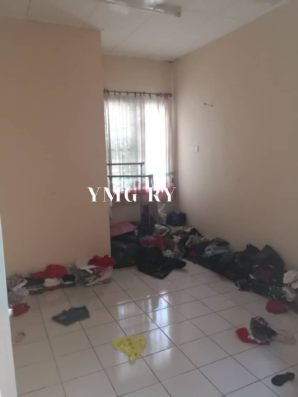 750k Bandar Bukit Tinggi 2 Klang- 2  storey intermediate- Sqft : 20x70 - 1399 sqft- 4 bedroom- 3  - photo 3