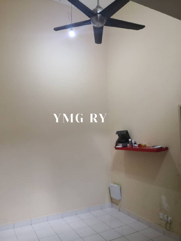 750k Bandar Bukit Tinggi 2 Klang- 2  storey intermediate- Sqft : 20x70 - 1399 sqft- 4 bedroom- 3  - photo 9